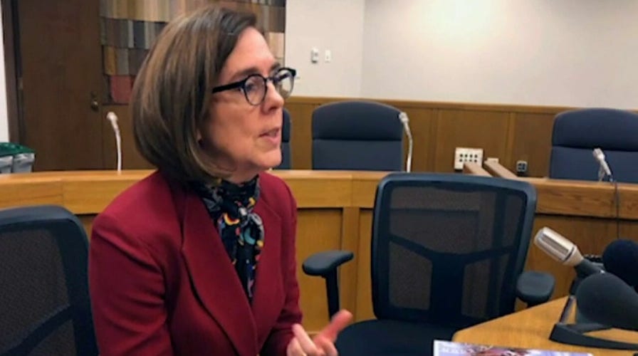 Oregon Gov. Kate Brown announces 2-week coronavirus 'freeze'