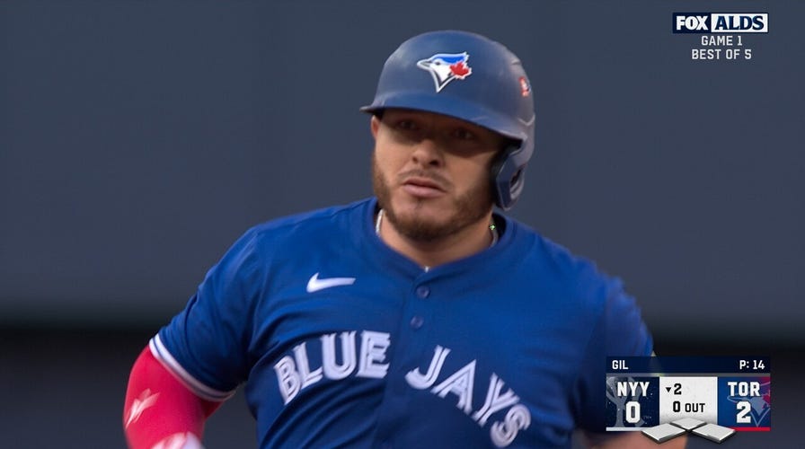 Alejandro Kirk smashes solo home run, extending Blue Jays lead over Yankees