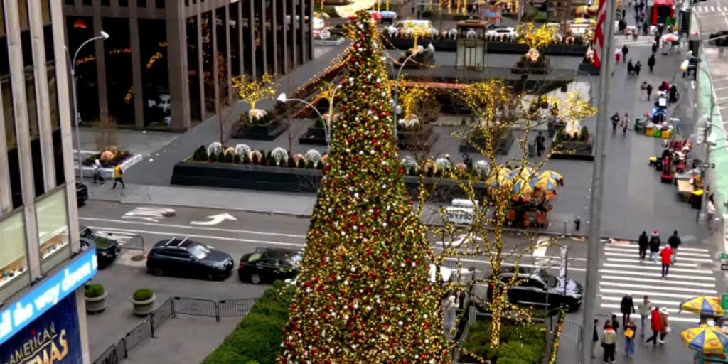 'Fox News Live' wishes viewers 'all around the world' a Merry Christmas