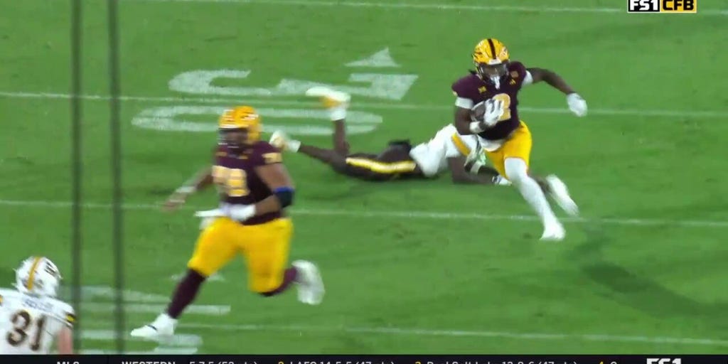 Sam Leavitt links up with Kyson Brown for an INCREDIBLE 68-yard TD, extending Arizona State's lead over Wyoming