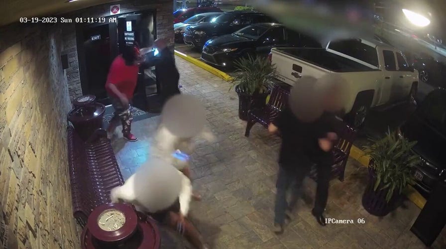 Florida security guards prevent armed suspect attempting to enter strip club