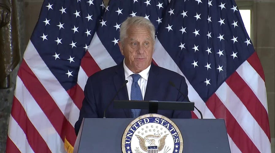 Cycling legend Greg LeMond honored with Congressional Gold Medal