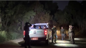 Migrants continue illegally crossing the border in record numbers 