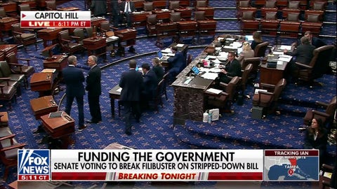 Senate votes on funding bill to avert shutdown 