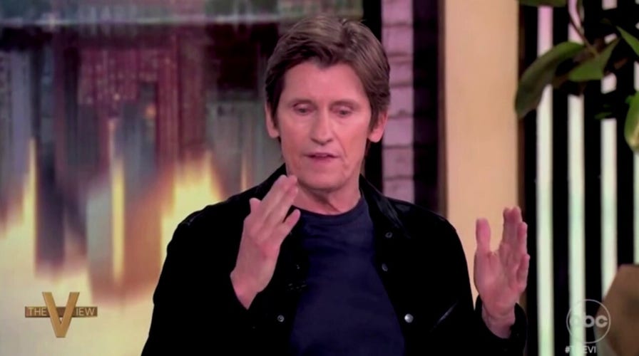 El actor Denis Leary habla en "The View" de los "locos" recortes presupuestarios al cuerpo de bomberos de Los Ángeles