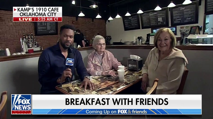 Lawrence Jones has 'Breakfast with Friends' at Kamp's 1910 Cafe