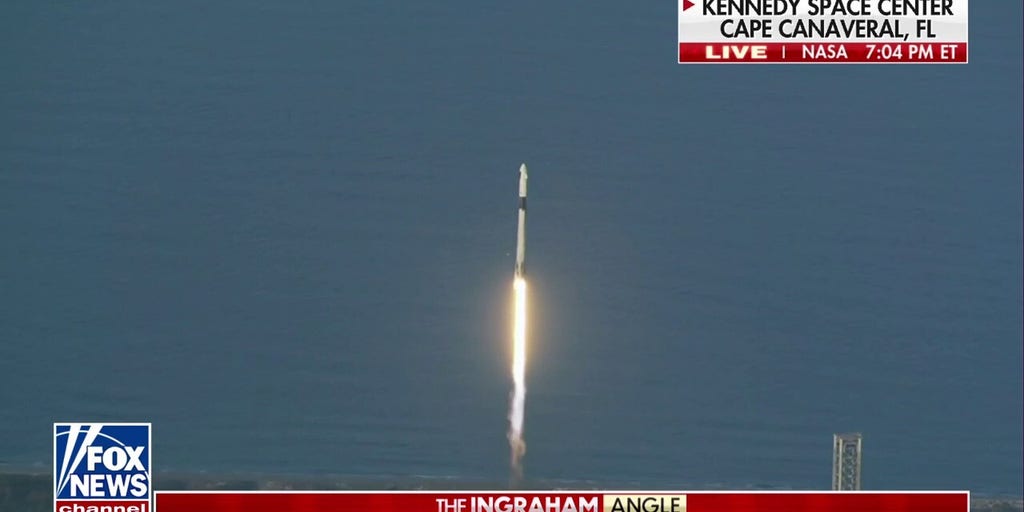 SpaceX mission to International Space Station underway