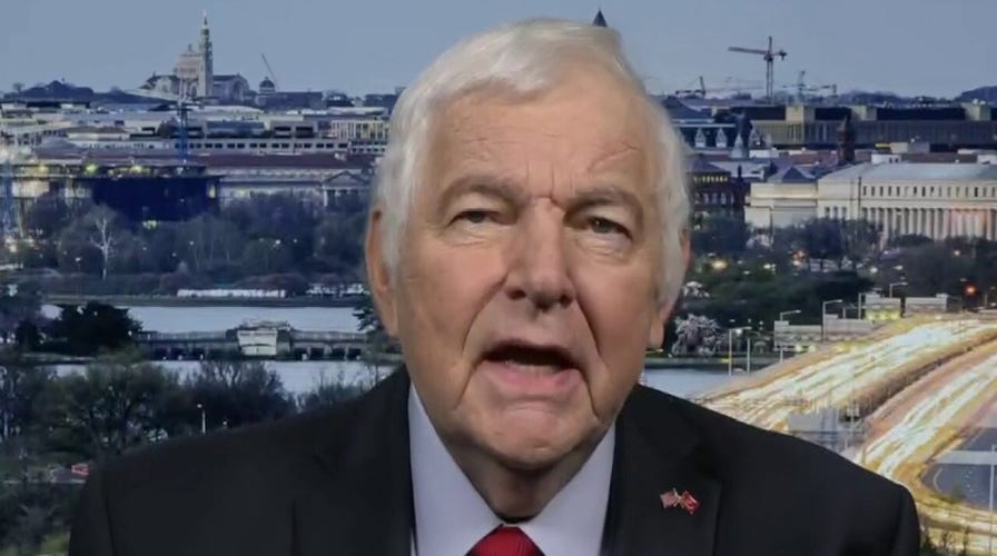 ‘It is a scandal’: Dr. Bill Bennett slams Biden administration over continued school closers