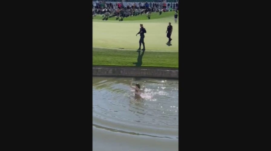 Streaker steals the show at Waste Management Phoenix Open at TPC Scottsdale