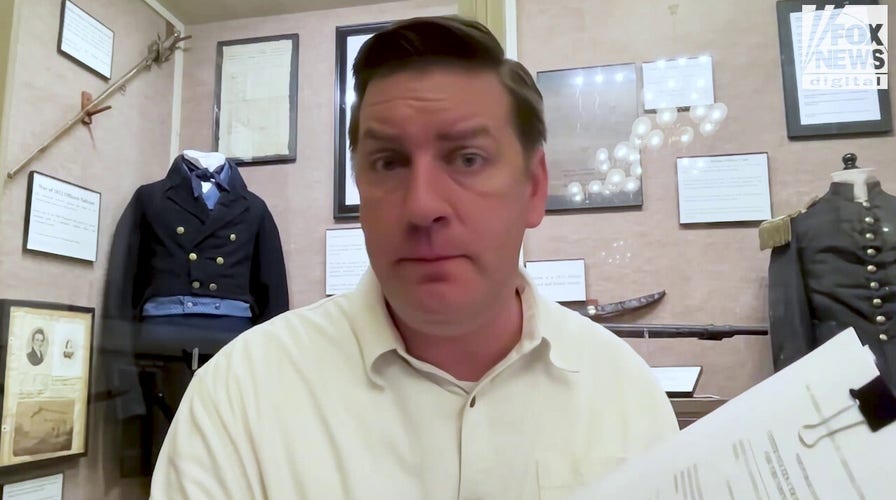 ‘Christmas Lawyer’ eyes Supreme Court review in battle with HOA over holiday light show