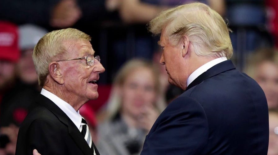 President Trump to award Medal of Freedom to Lou Holtz