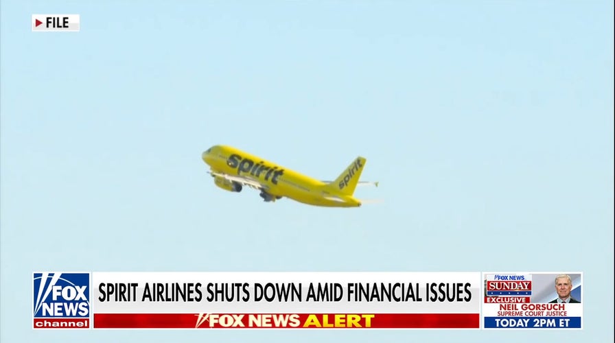 Spirit Airlines' shutdown causes chaos leaving travelers scrambling