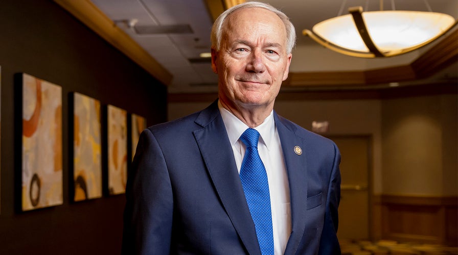 GOP presidential candidate makes an announcement