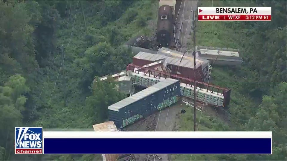 BREAKING: Major multi-car train derailment in Pennsylvania