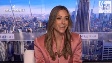 Jana Kramer saddles up with Kentucky racehorses in new film