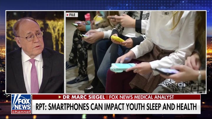 Un estudio relaciona el uso de los teléfonos inteligentes entre los jóvenes con riesgos para la salud