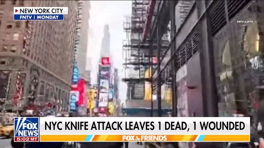 1 dead, 1 injured in stabbing spree in Times Square