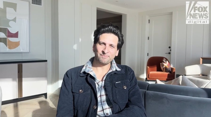 Country singer Mark Mackay puts a rock spin on Christmas music: ‘We really turn the guitars up’