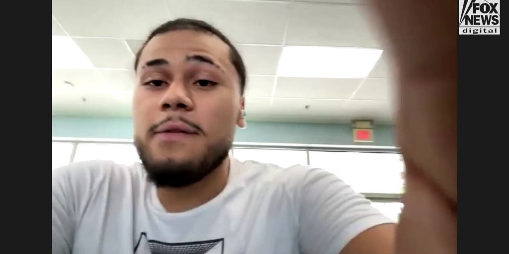 Meet Dono Hefner -- Pro wrestler using social media in his move set