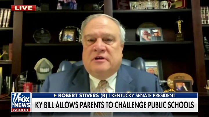 Kentucky advances bill to allow parents to challenge 'inappropriate' school materials