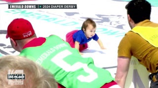 Baby crawls to victory in Emerald Downs ‘Diaper Derby’ - Fox News