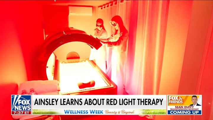 'Fox & Friends' dives into red light and contrast therapies for Wellness Week