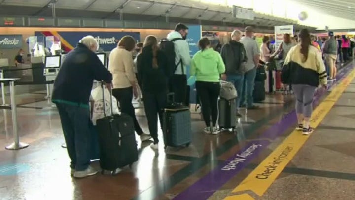 Travel expert urges fliers to avoid Southwest amid cancellations