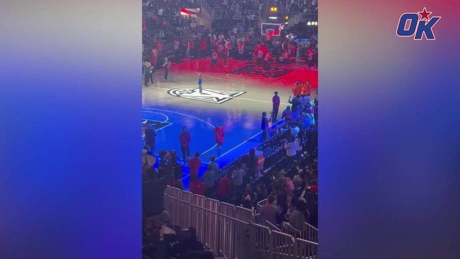 Dream, Valkyries players leave court before national anthem at WNBA Finals Game 6