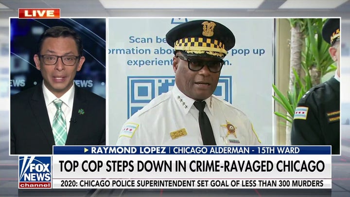 Chicagos top cop steps down as crime soars