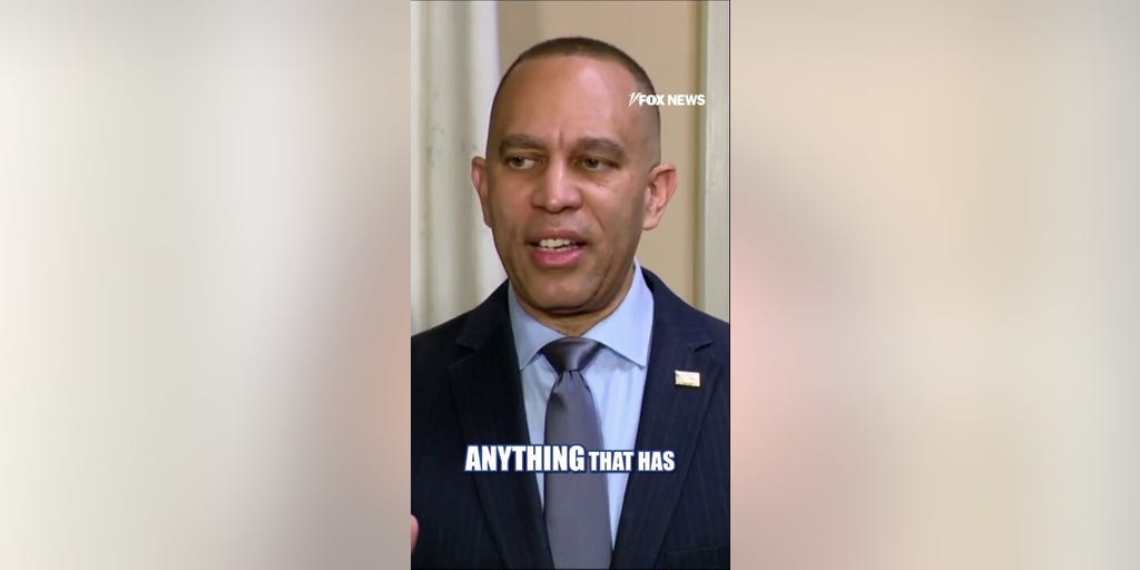 Jeffries DOUBLES DOWN on 'maximum warfare' rhetoric after shooting