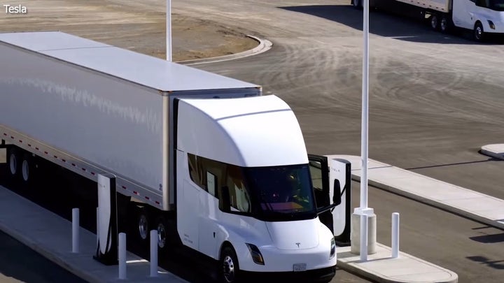 Tesla's Semi is changing the rules of the road