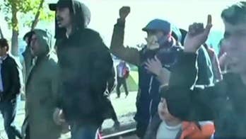 Greek border crossing shutdown after standoff with refugees