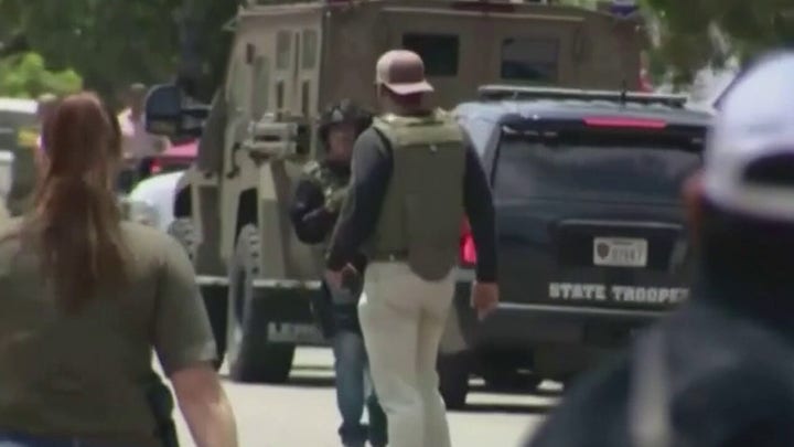 Ex-FBI official blasts authorities' inaction as Uvalde students frantically called 911