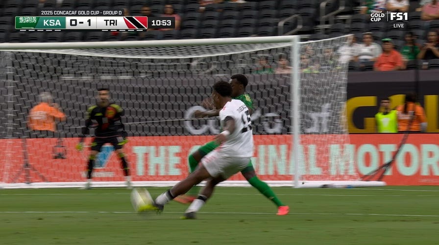 Dante Sealy scores incredible goal from outside the box, giving Trinidad and Tabago 1-0 lead over Saudi Arabia