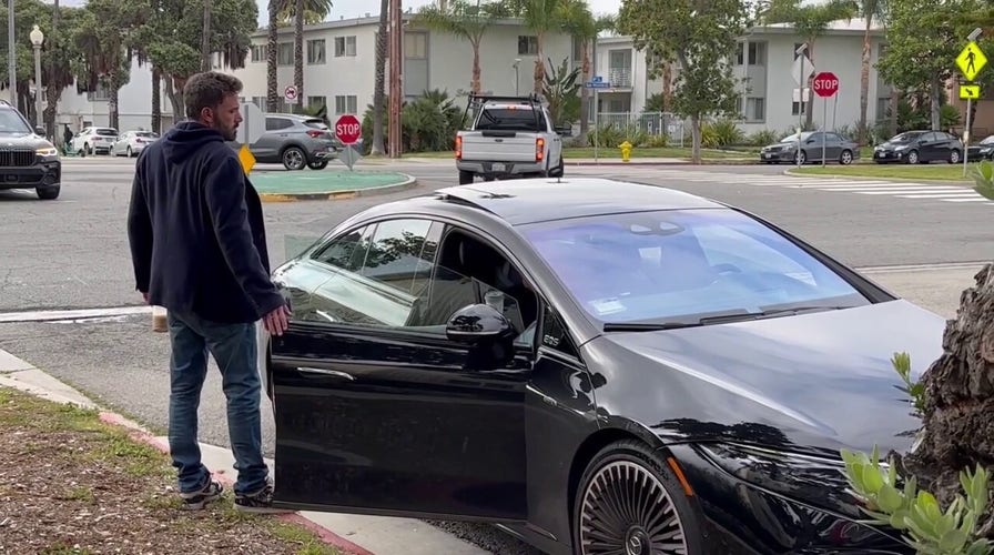 Jennifer Lopez and Ben Affleck have a tense car moment