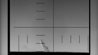 Un vídeo muestra cómo un torpedo estadounidense impacta contra un buque de guerra iraní.