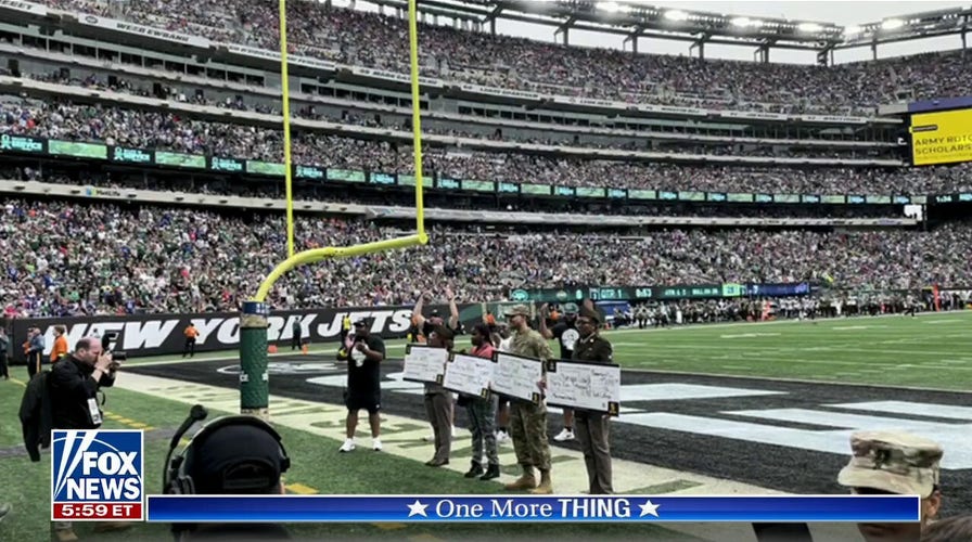 ROTC students receive scholarships at Jets game