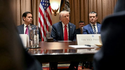 WATCH LIVE: Trump holds Cabinet meeting after securing historic peace deal with Israel and Hamas - Fox News