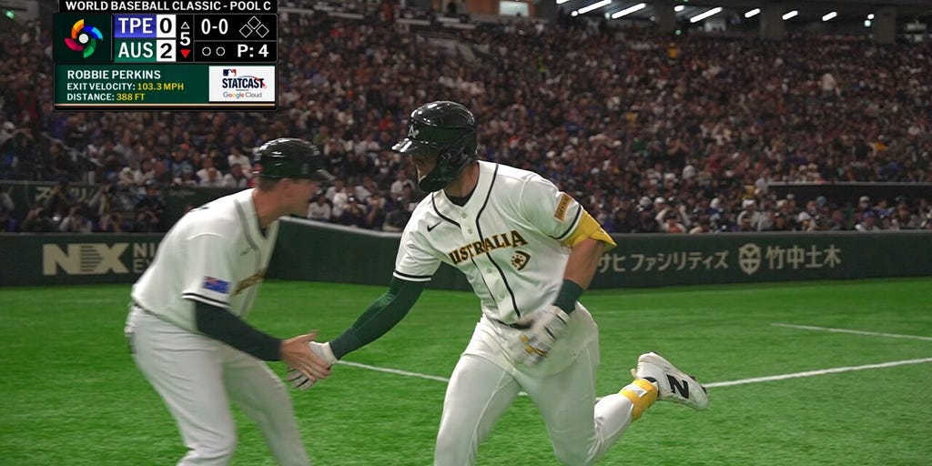 Australia's Robbie Perkins hits two-run homer, taking lead over Chinese Taipei