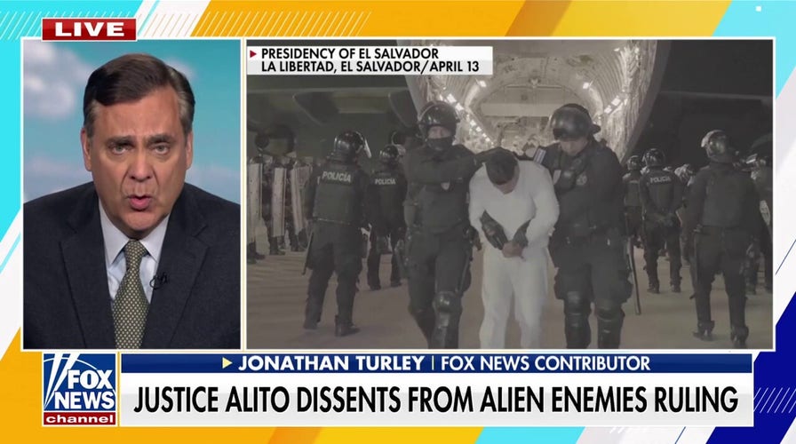 Justice Alito dissents from Supreme Court ruling on deportations 