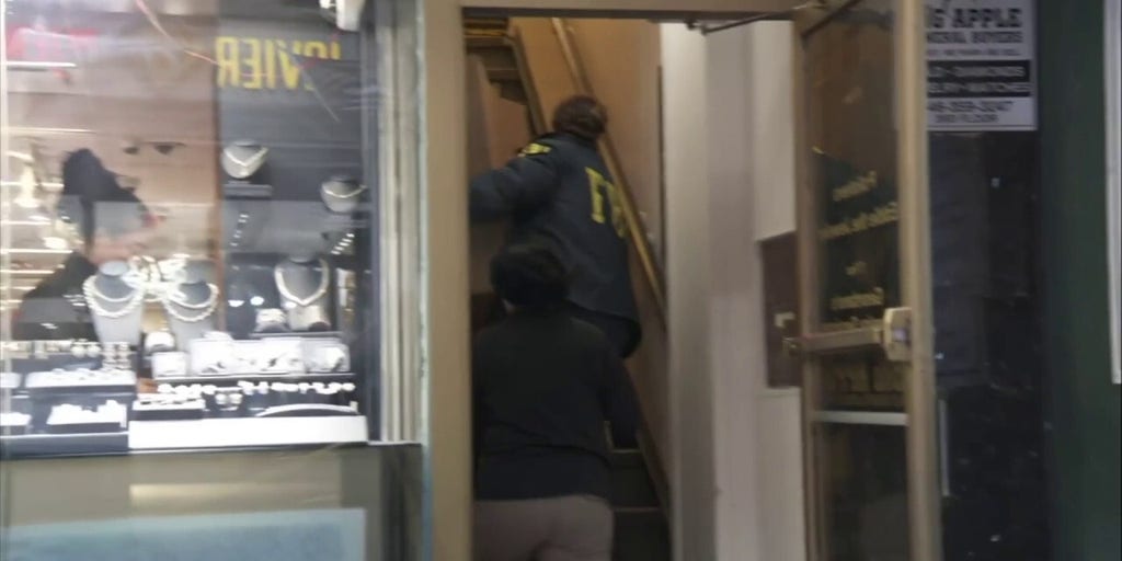 FBI investigates after alleged burglary suspects were arrested in Manhattan's Diamond District