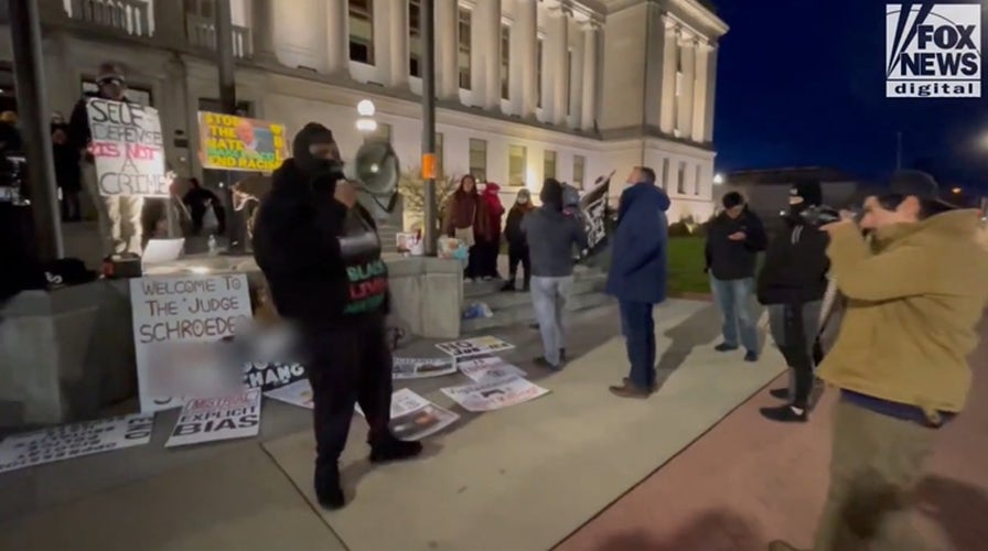 Protesters chant outside Kenosha courthouse after attorneys wrap up closing arguments
