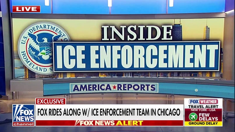 ICE enforcement team conducts immigration arrests in Chicago