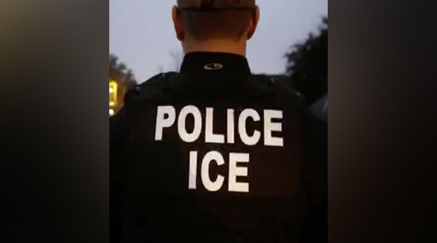 ICE officers surrounded by protesters in Bend, Oregon after arresting two illegal immigrants