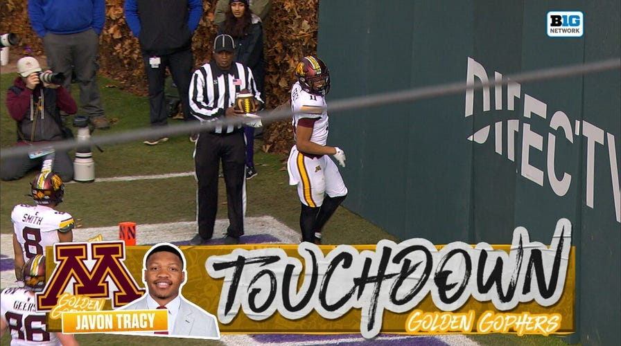 Javon Tracy completes 5-yard walk  for a TD, Minnesota takes pb  implicit    Northwestern