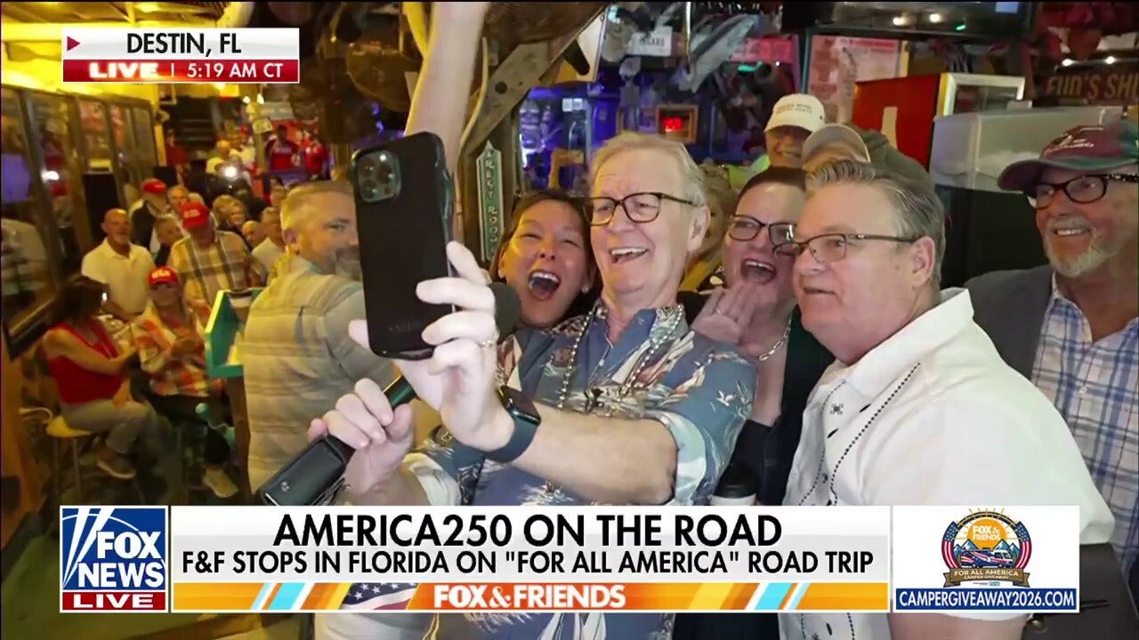 Steve Doocy rolls into Destin with pirate escort