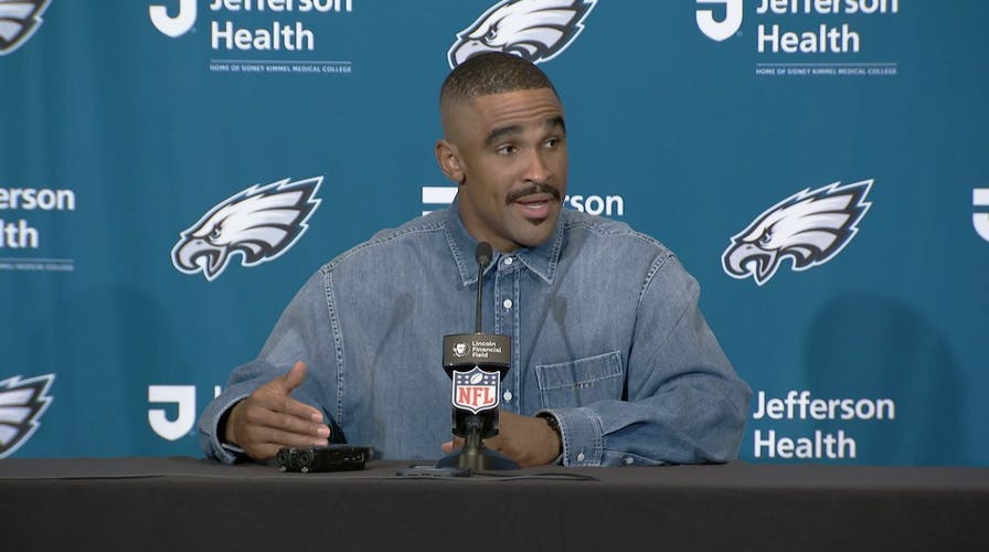 Eagles’ Jalen Hurts discusses his conversation with Tom Brady during production meeting before Week 1