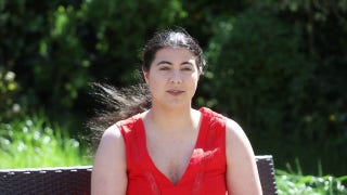 Woman says she 'nearly died' from people chewing mint gum or breathing near her if they just brushed their teeth