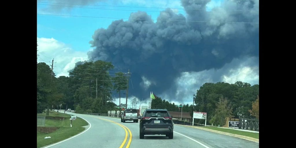 Video shows huge smoke clouds from chemical plant fire in Georgia