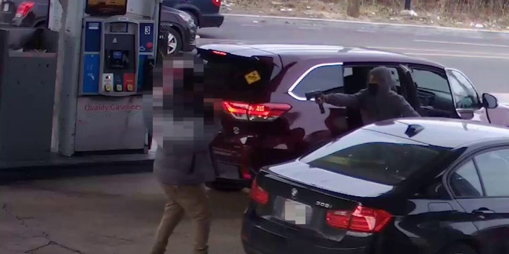 DC police release broad daylight carjacking of Dem city council